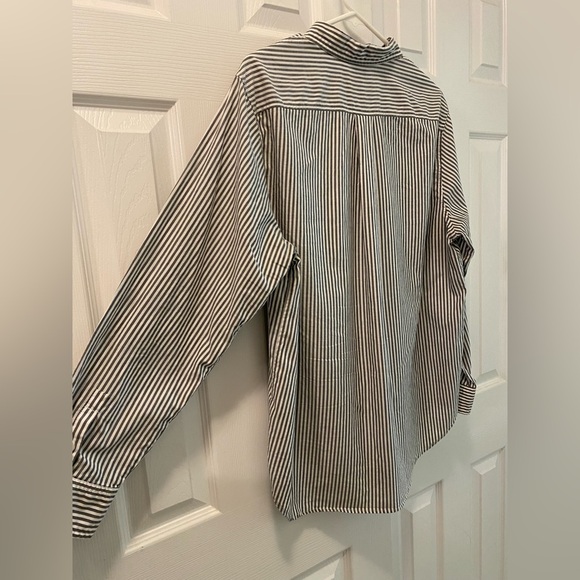 🕜 Everlane | The Must-Have Shirt In Silky Cotton | White/Gray Striped | 14 - Picture 8 of 11